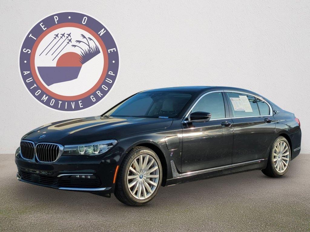 Bmw 7 Series 740E Xdrive Iperformance Awd 4D Sedan - Thumbnail 3
