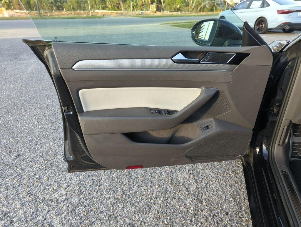 Volkswagen Arteon 2.0T Sel R-Line Fwd 4D Sedan - Thumbnail 19