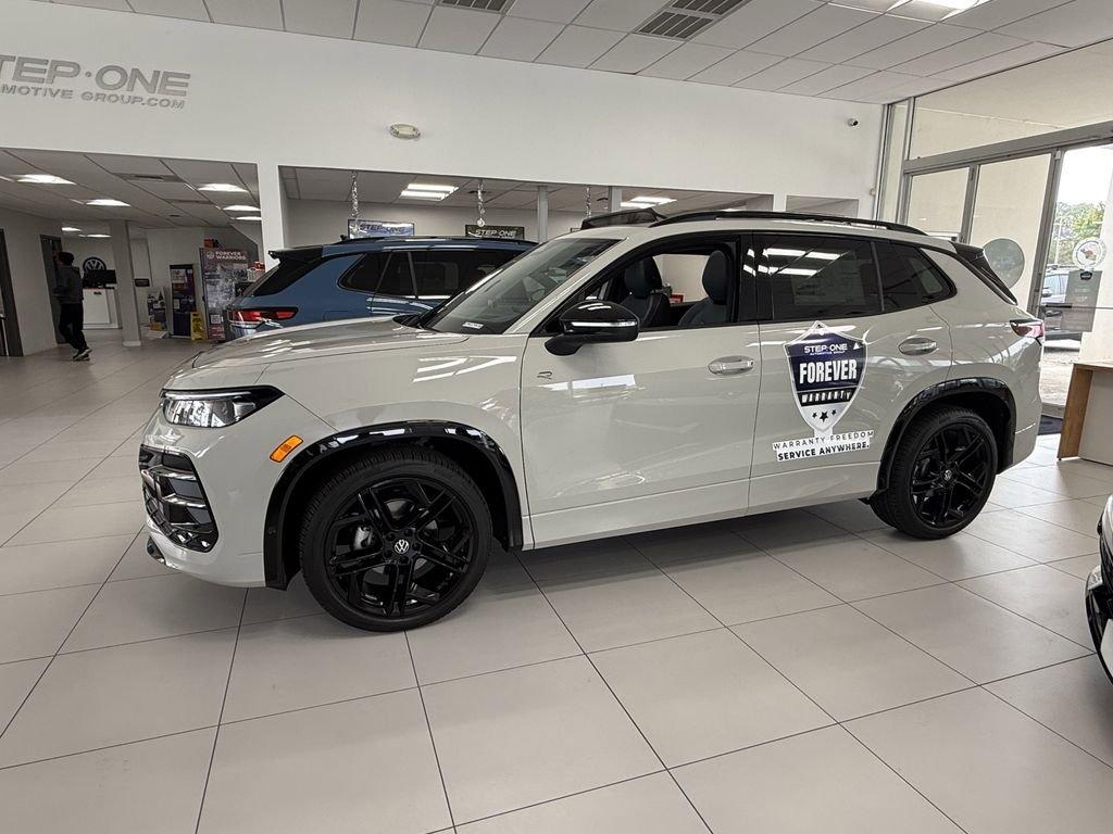 Volkswagen Tiguan 2.0T Se R-Line Black Fwd 4D Sport Utility - Thumbnail 5