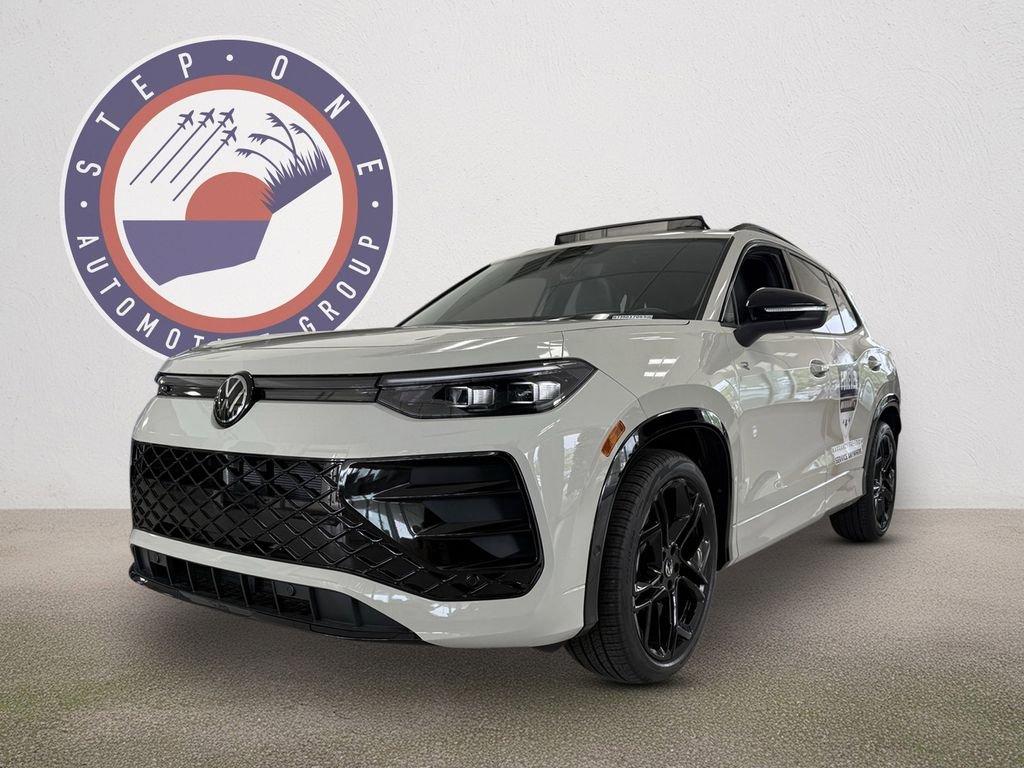 Volkswagen Tiguan 2.0T Se R-Line Black Fwd 4D Sport Utility - Thumbnail 3