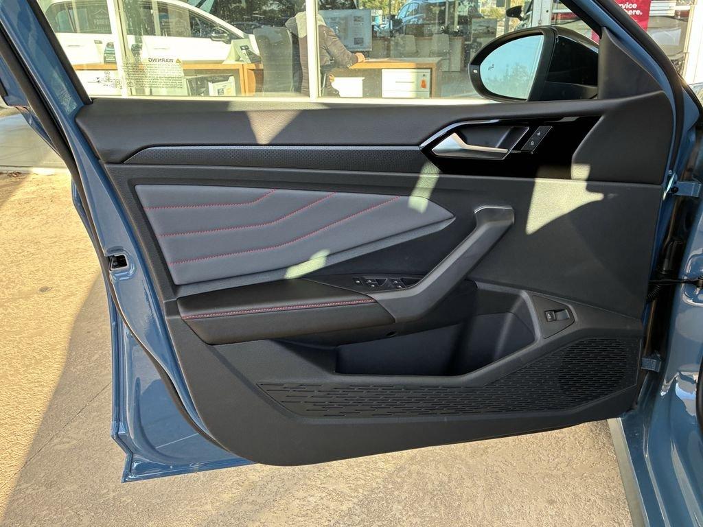 Volkswagen Jetta Gli 2.0T Autobahn Fwd 4D Sedan - Thumbnail 19