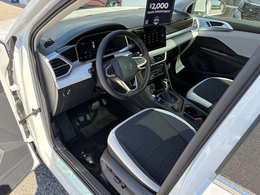Volkswagen Taos 1.5T Se Awd 4D Sport Utility - Thumbnail 12