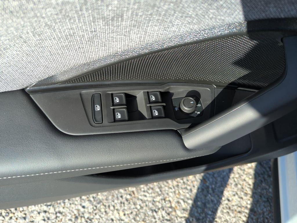 Volkswagen Tiguan 2.0T S Fwd 4D Sport Utility - Thumbnail 20