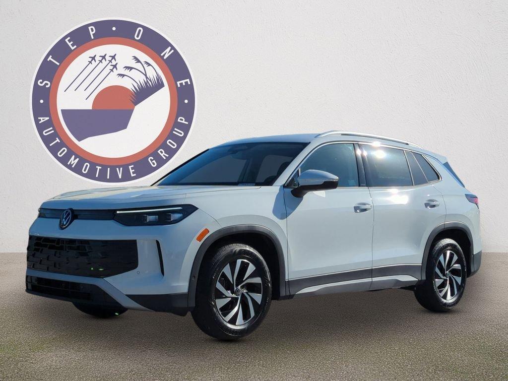 Volkswagen Tiguan 2.0T S Fwd 4D Sport Utility - Thumbnail 3