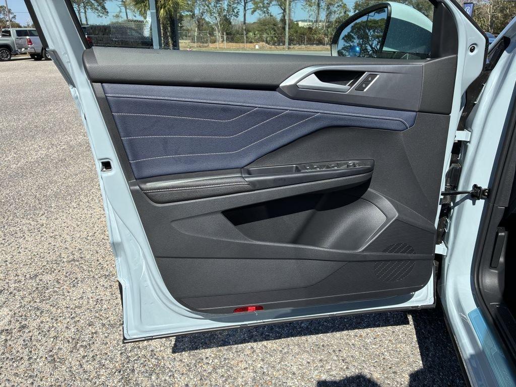 Volkswagen Taos 1.5T Sel Awd 4D Sport Utility - Thumbnail 19