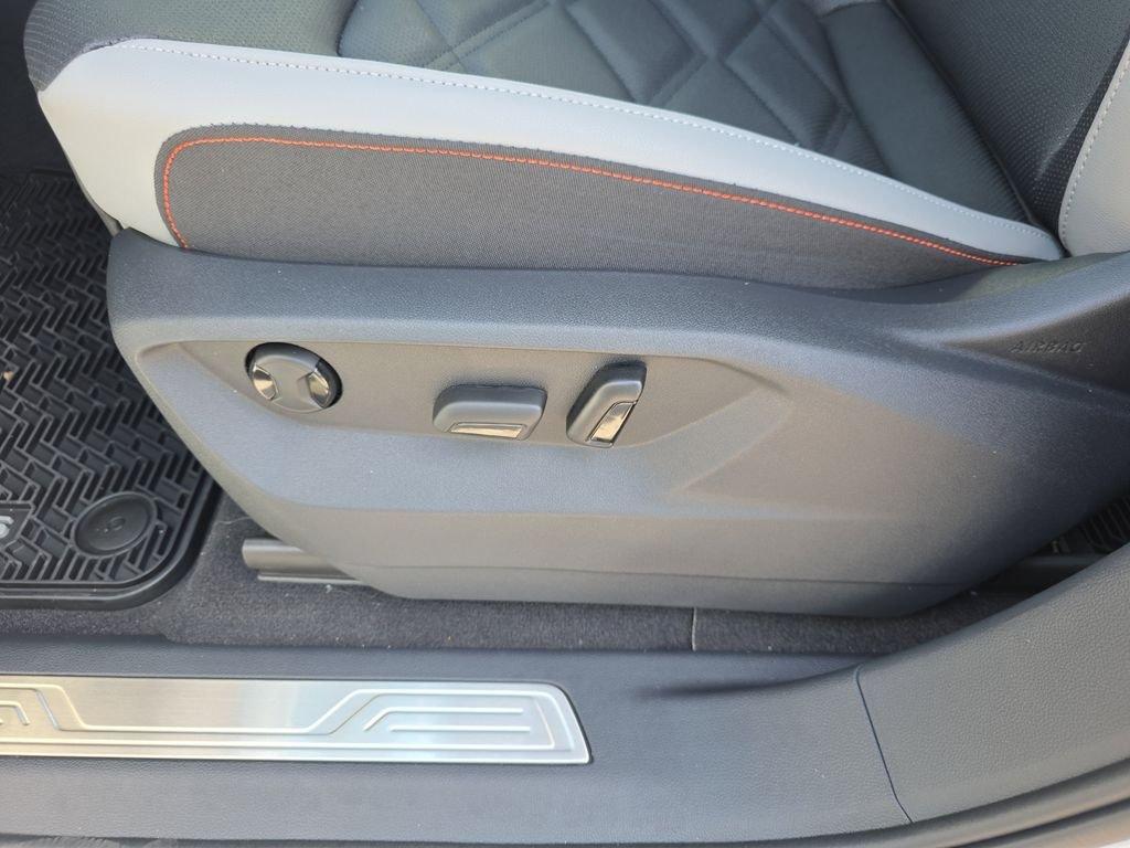 Volkswagen Atlas 2.0T Peak Edition Awd 4D Sport Utility - Thumbnail 14