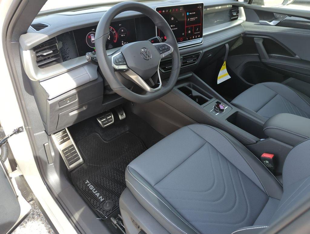 Volkswagen Tiguan 2.0T Se R-Line Black Awd 4D Sport Utility - Thumbnail 12