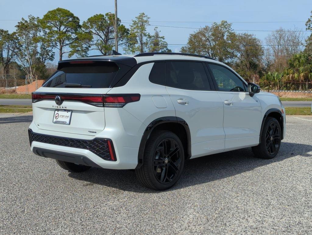 Volkswagen Tiguan 2.0T Se R-Line Black Awd 4D Sport Utility - Thumbnail 8