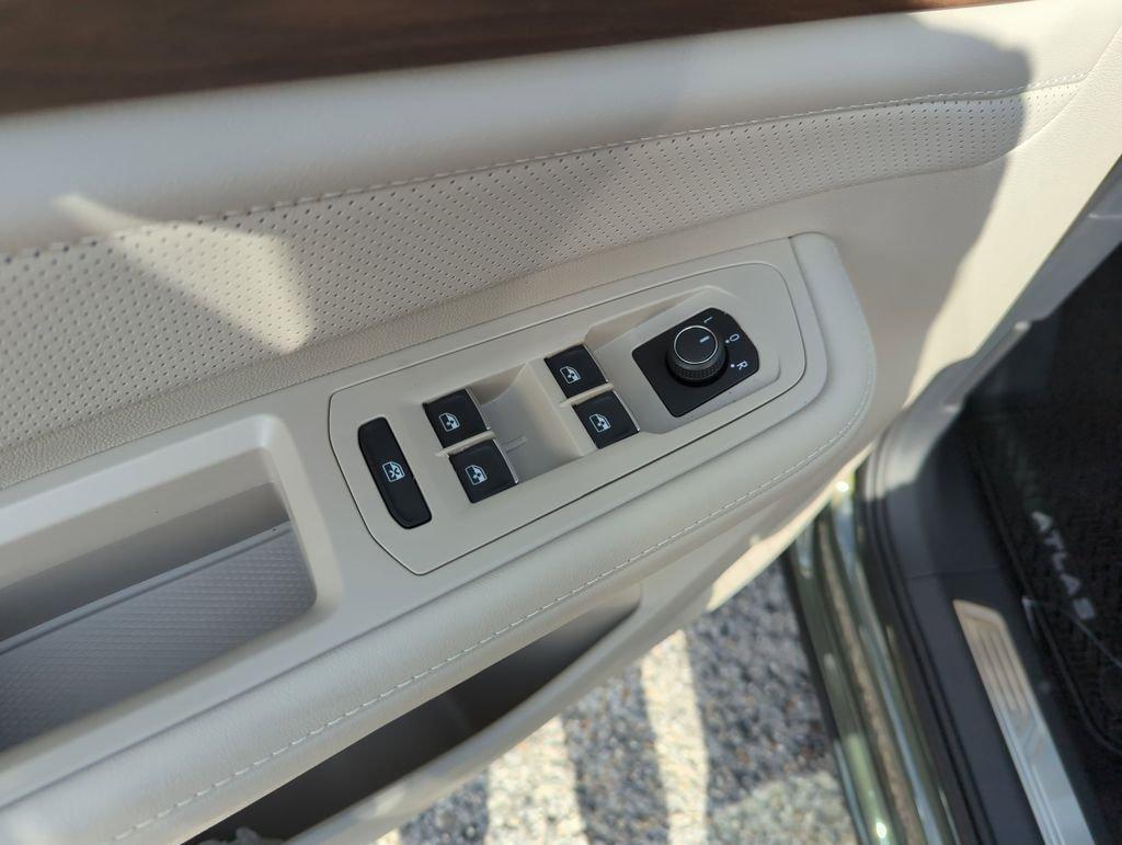 Volkswagen Atlas 2.0T Se W/Technology Fwd 4D Sport Utility - Thumbnail 20