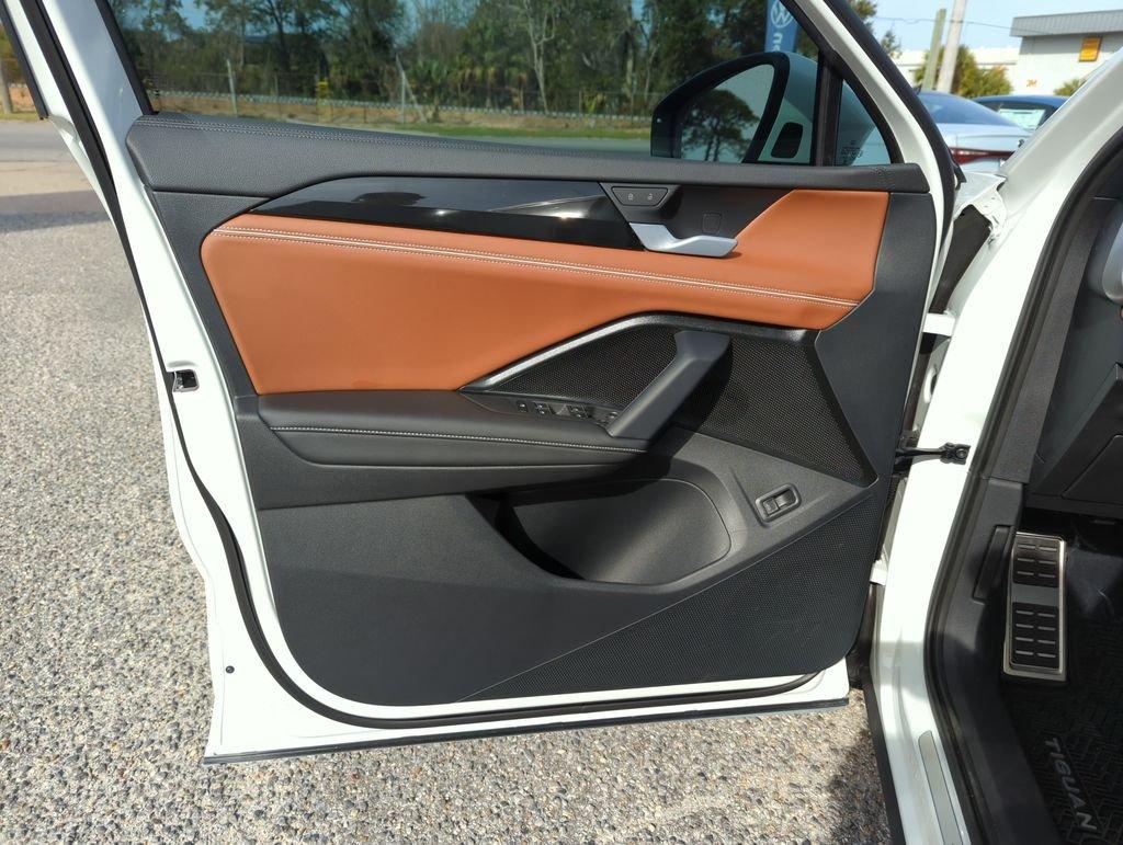 Volkswagen Tiguan 2.0T Sel R-Line Turbo Awd 4D Sport Utility - Thumbnail 19