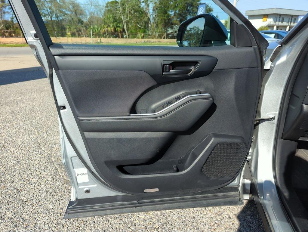 Toyota Highlander Le Awd 4D Sport Utility - Thumbnail 17