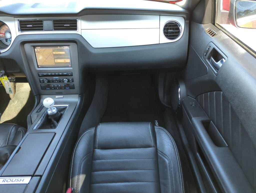 Ford Mustang Gt Premium Rwd 2D Coupe - Thumbnail 17