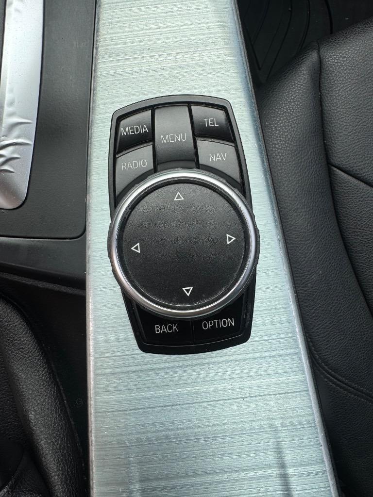 Bmw 3-Series320I Sedan - Thumbnail 15