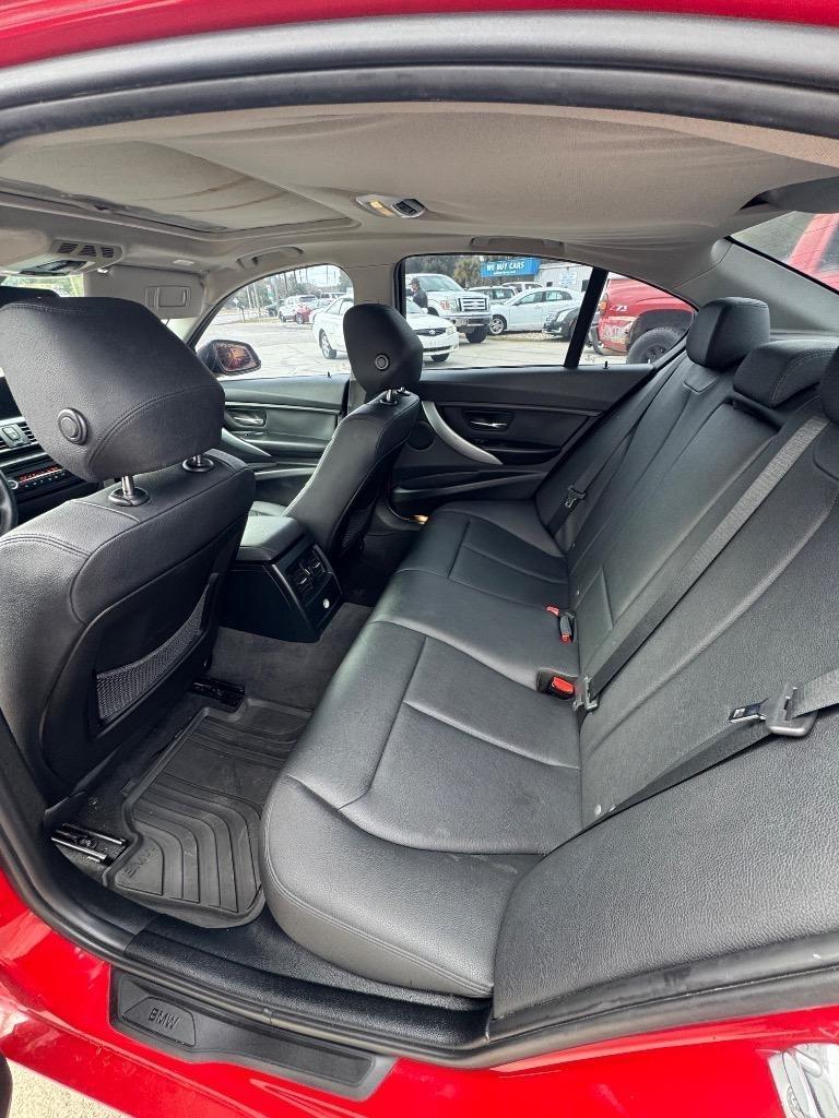 Bmw 3-Series320I Sedan - Thumbnail 13