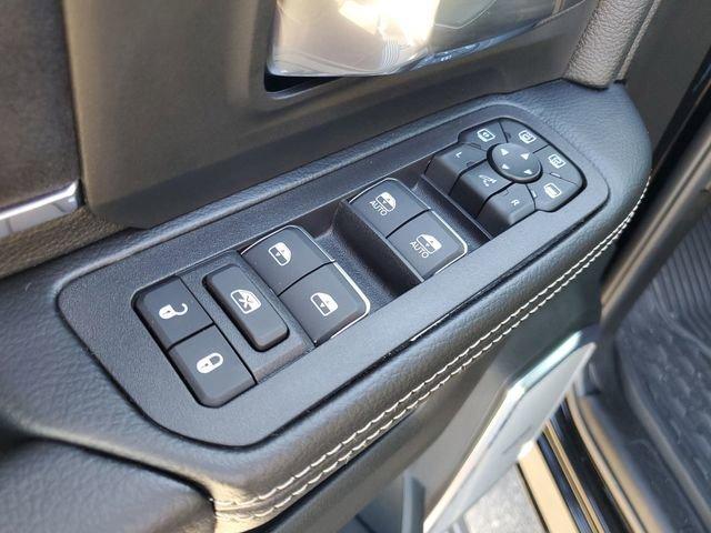 Ram 3500 Laramie - Thumbnail 10