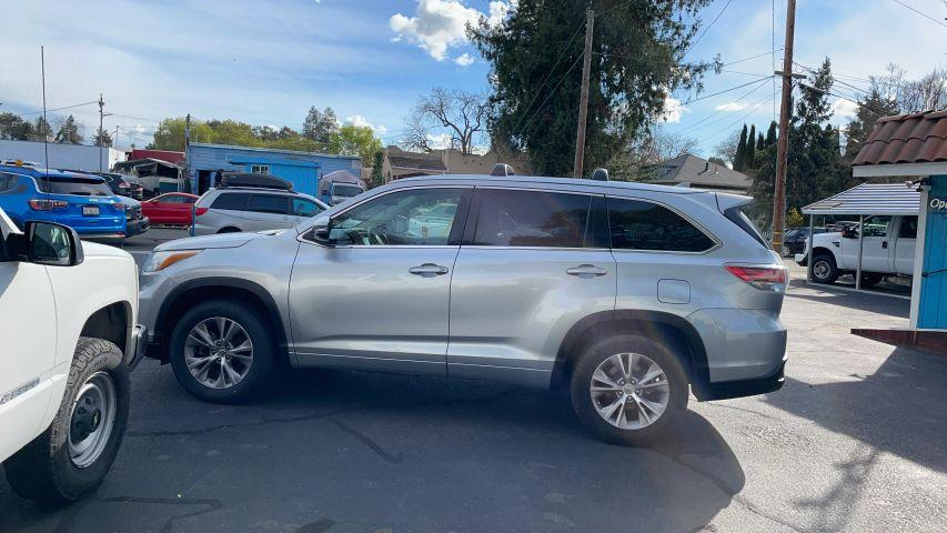 Toyota Highlander - Thumbnail 9