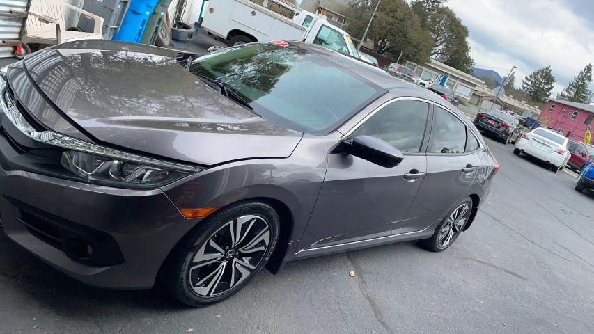 Honda Civic - Thumbnail 3