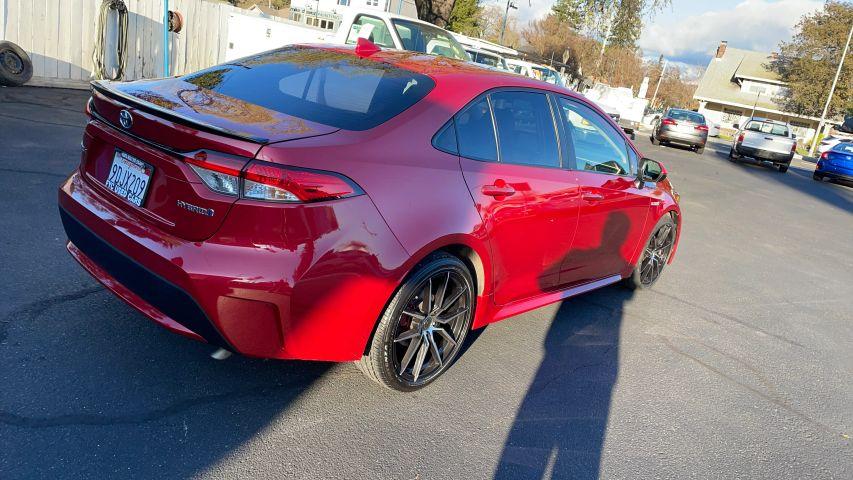 Toyota Corolla Hybrid - Thumbnail 5