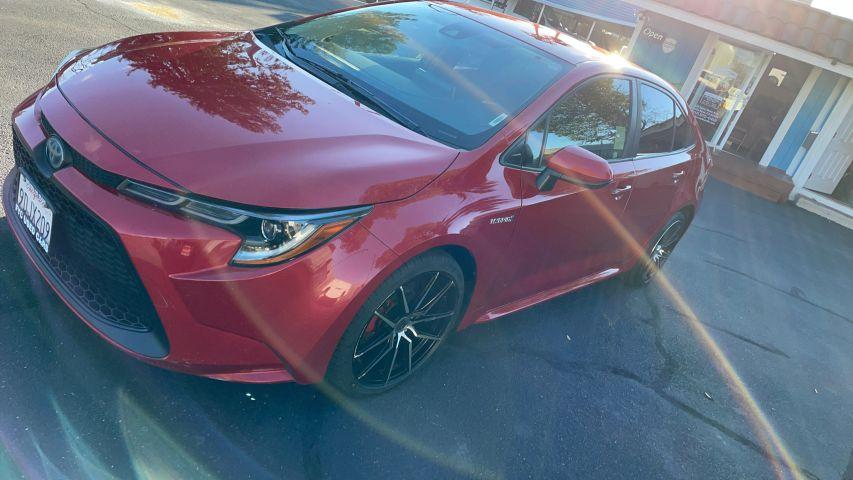 Toyota Corolla Hybrid - Thumbnail 8