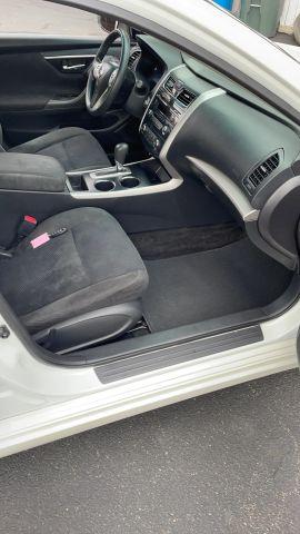 Nissan Altima - Thumbnail 5