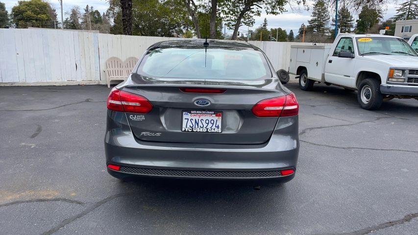 Ford Focus - Thumbnail 2