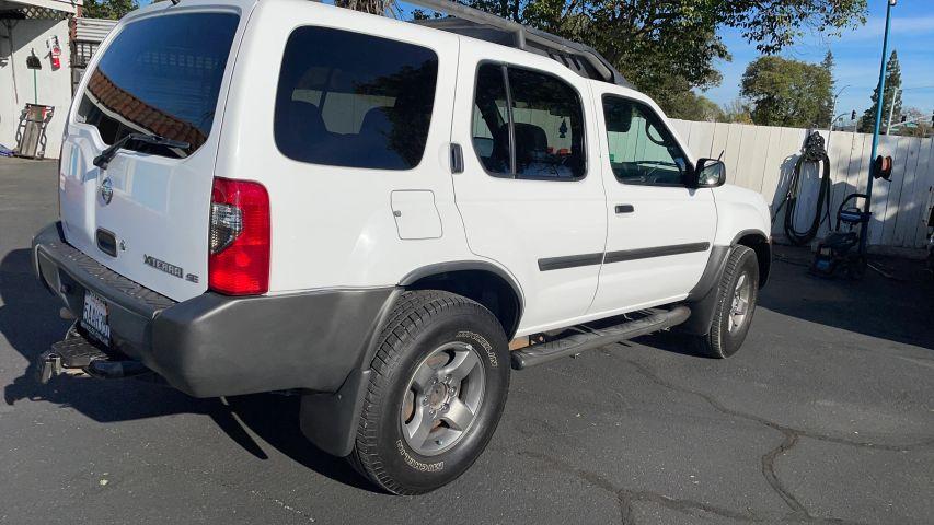 Nissan Xterra - Thumbnail 3