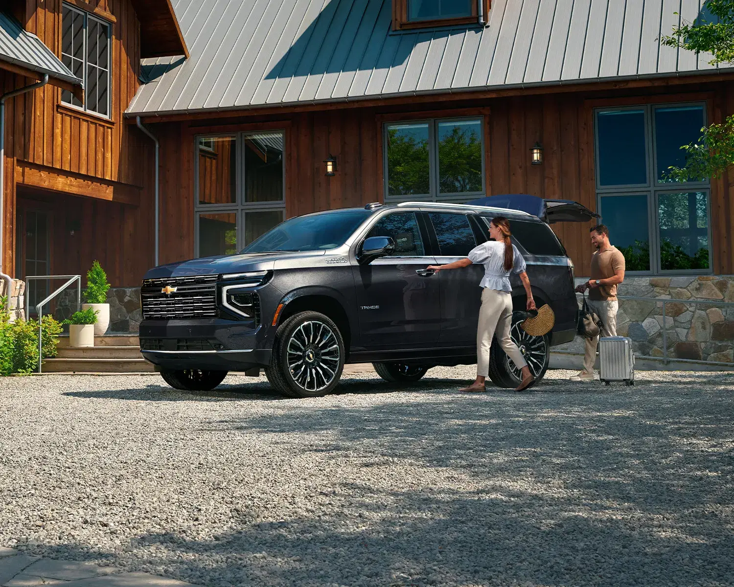 Chevrolet Tahoe Near Pace, Fl - Thumbnail 2