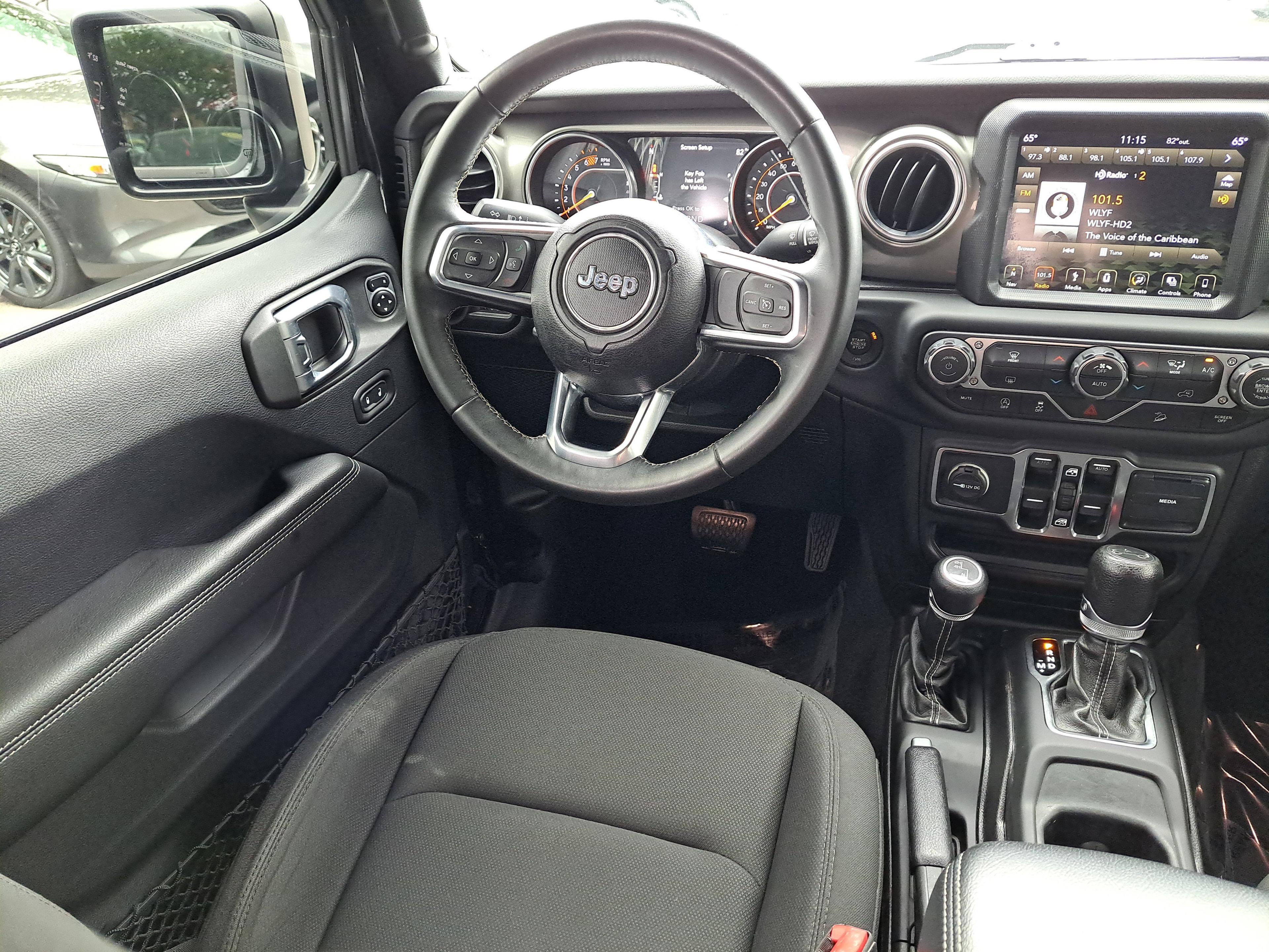 Jeep Wrangler Unlimited Sahara - Thumbnail 9