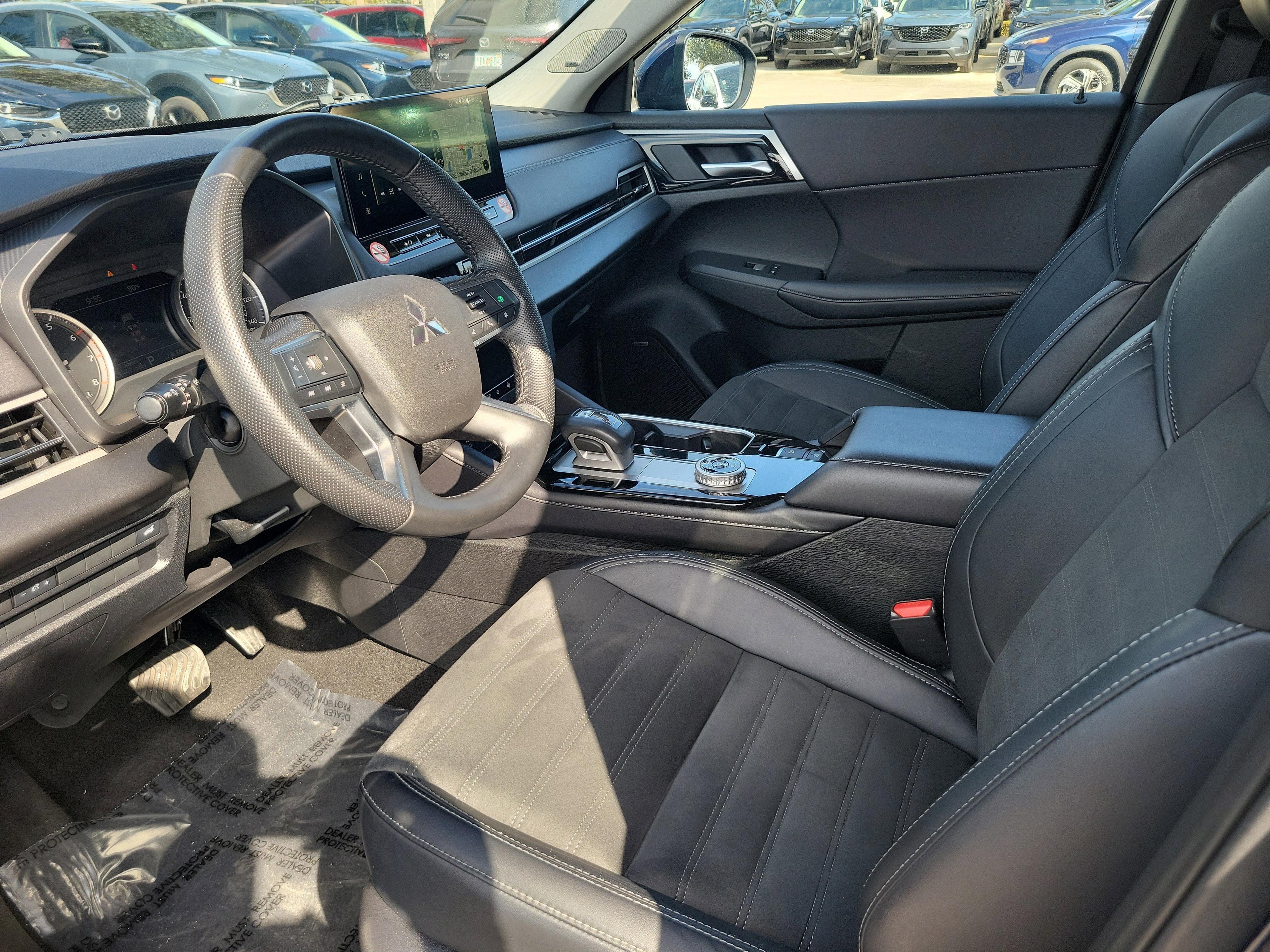 Mitsubishi Outlander - Thumbnail 12