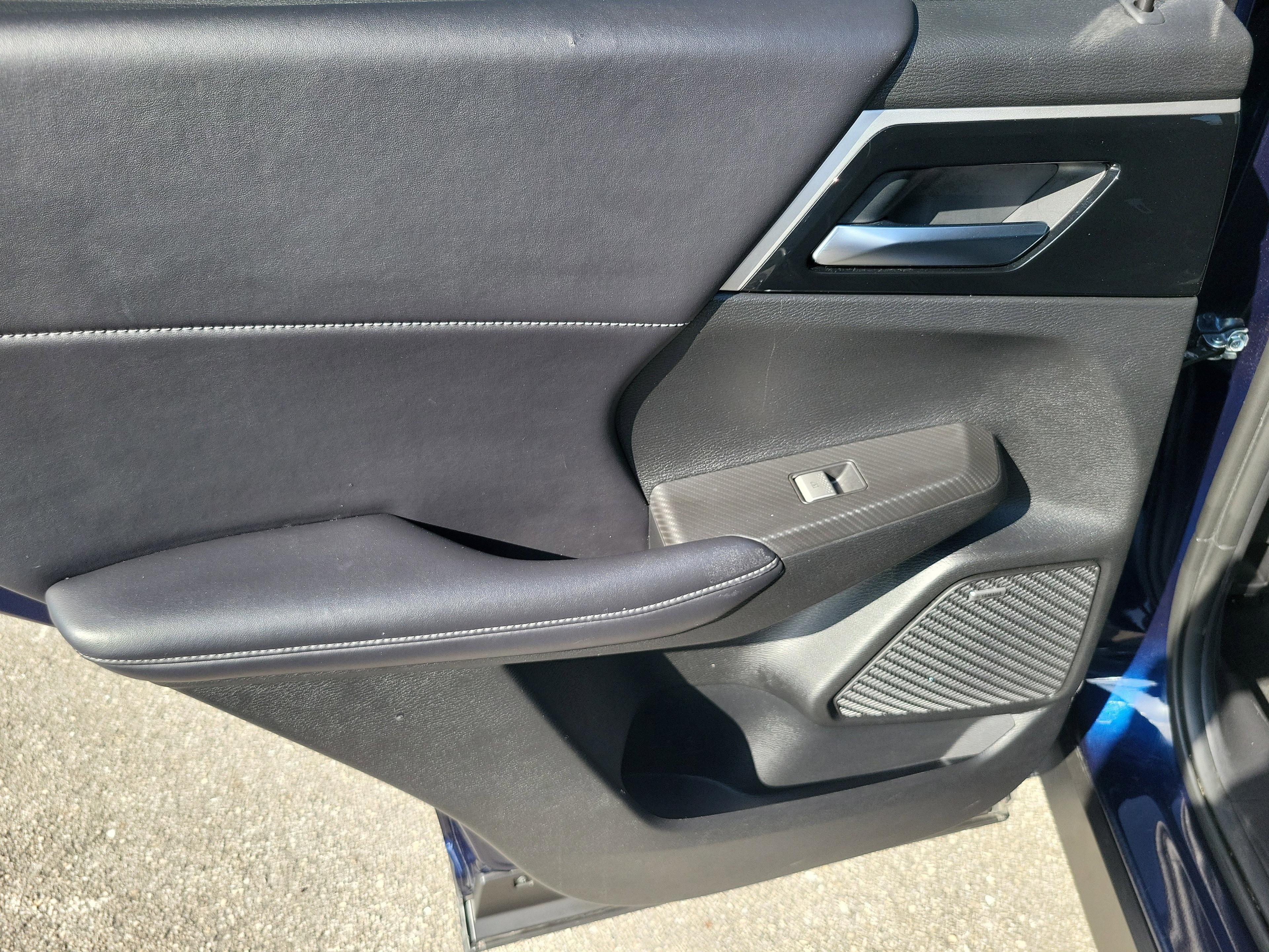 Mitsubishi Outlander - Thumbnail 11