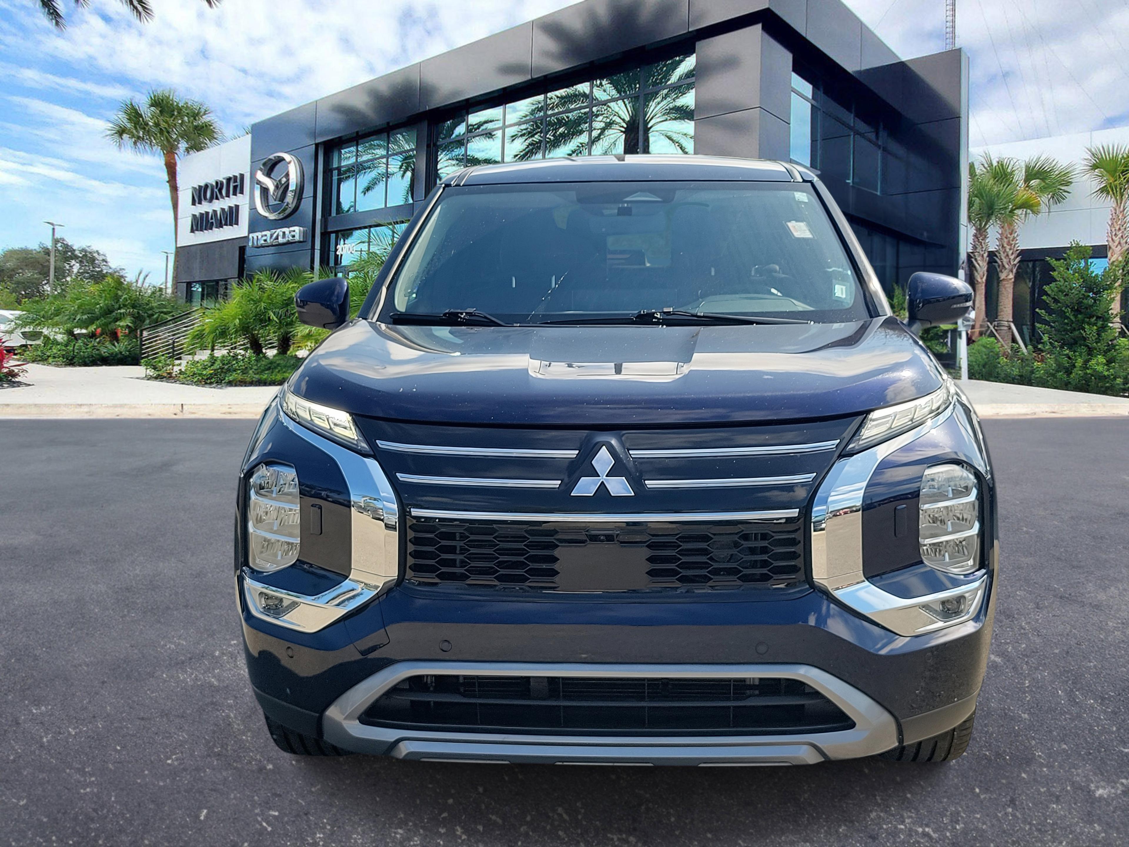 Mitsubishi Outlander - Thumbnail 3