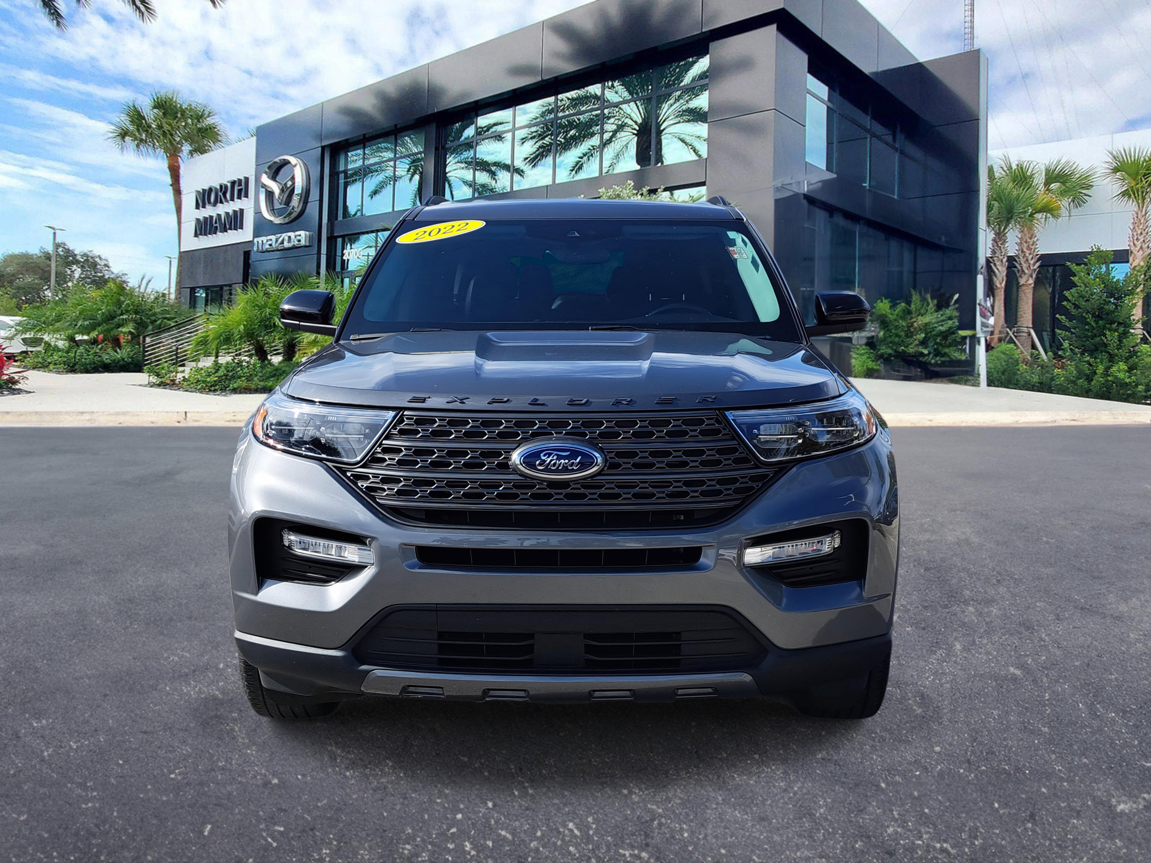 Ford Explorer Xlt - Thumbnail 3