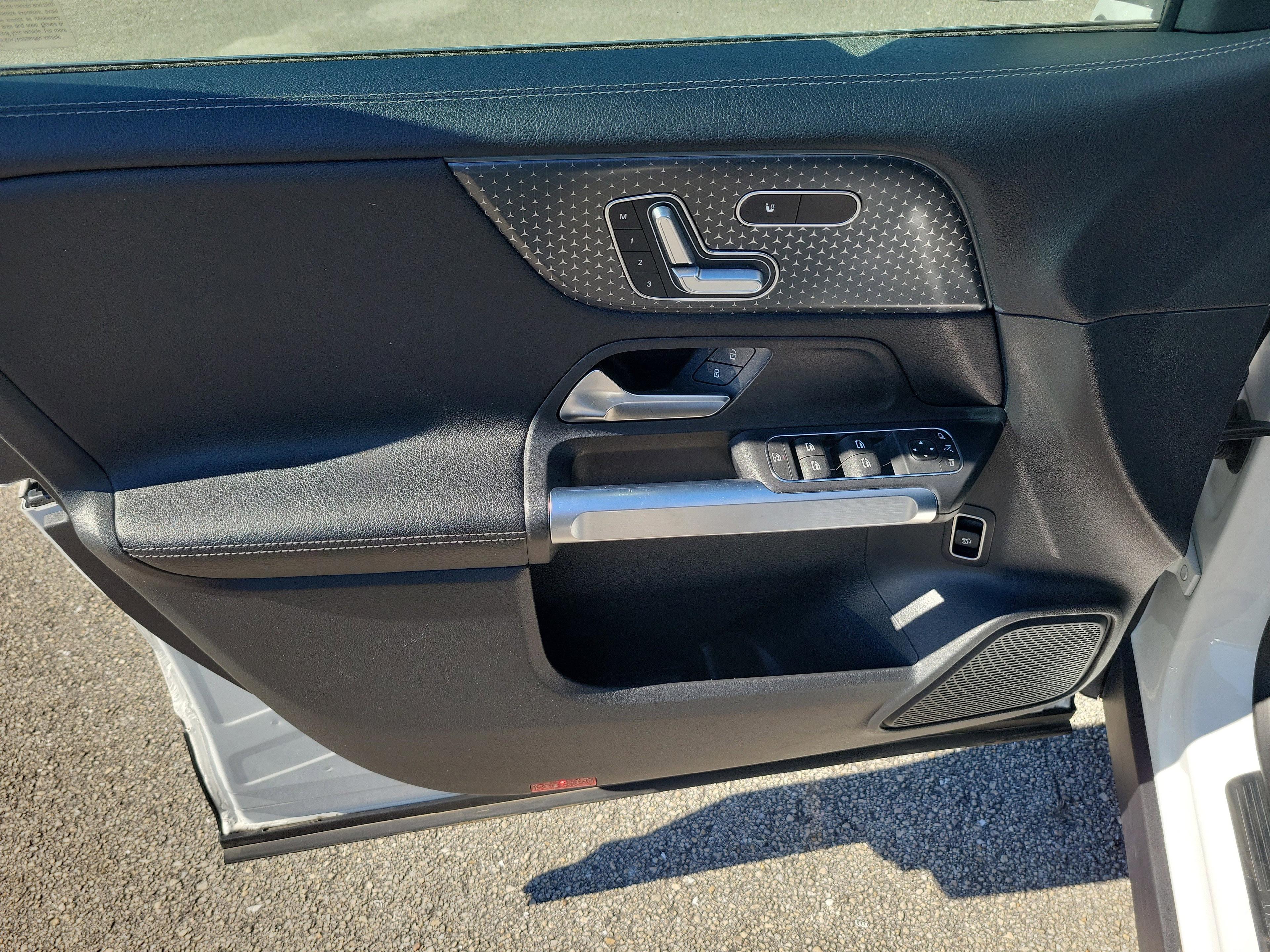 Mercedes-Benz Glb 250 - Thumbnail 13