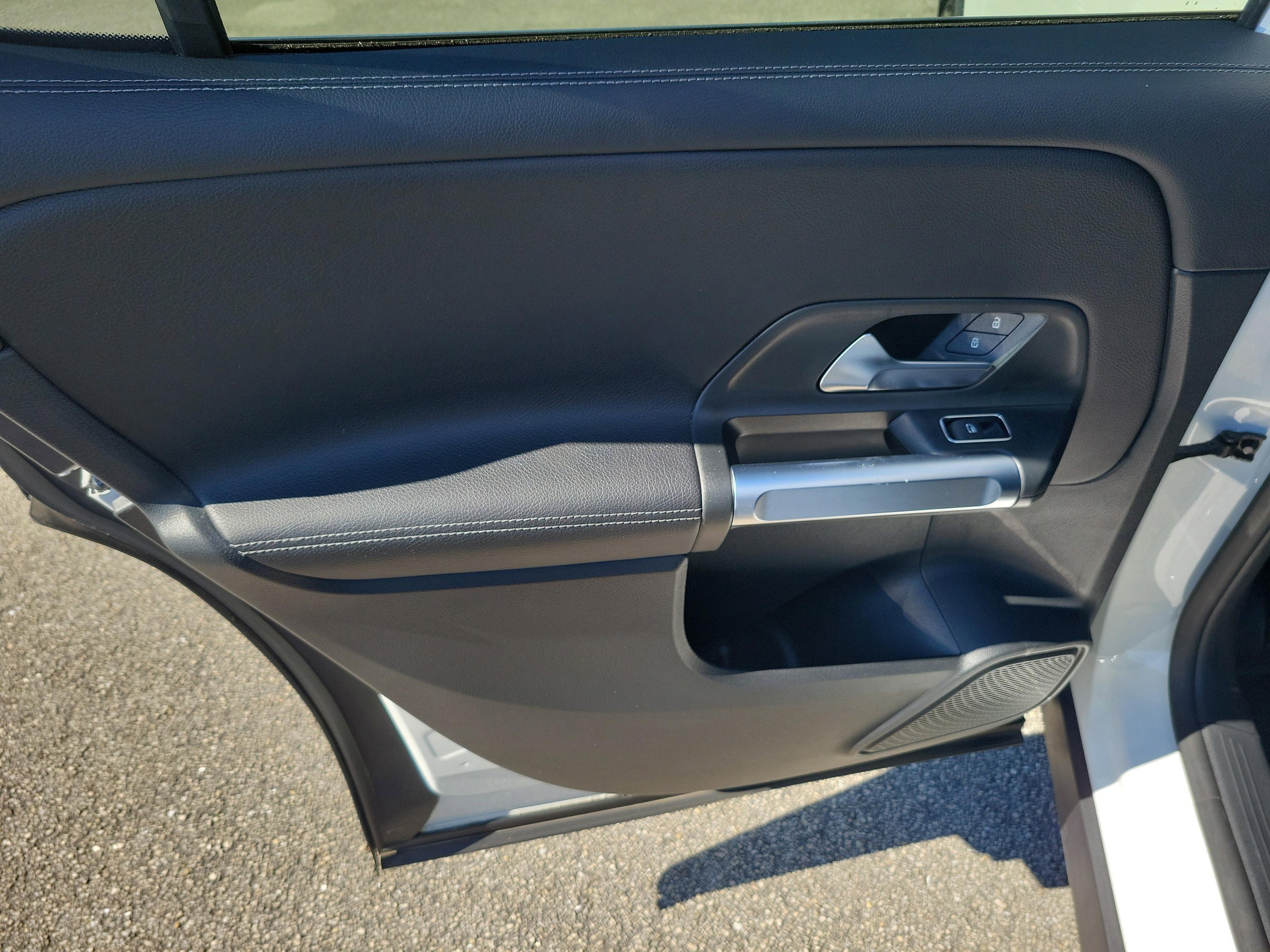 Mercedes-Benz Glb 250 - Thumbnail 11