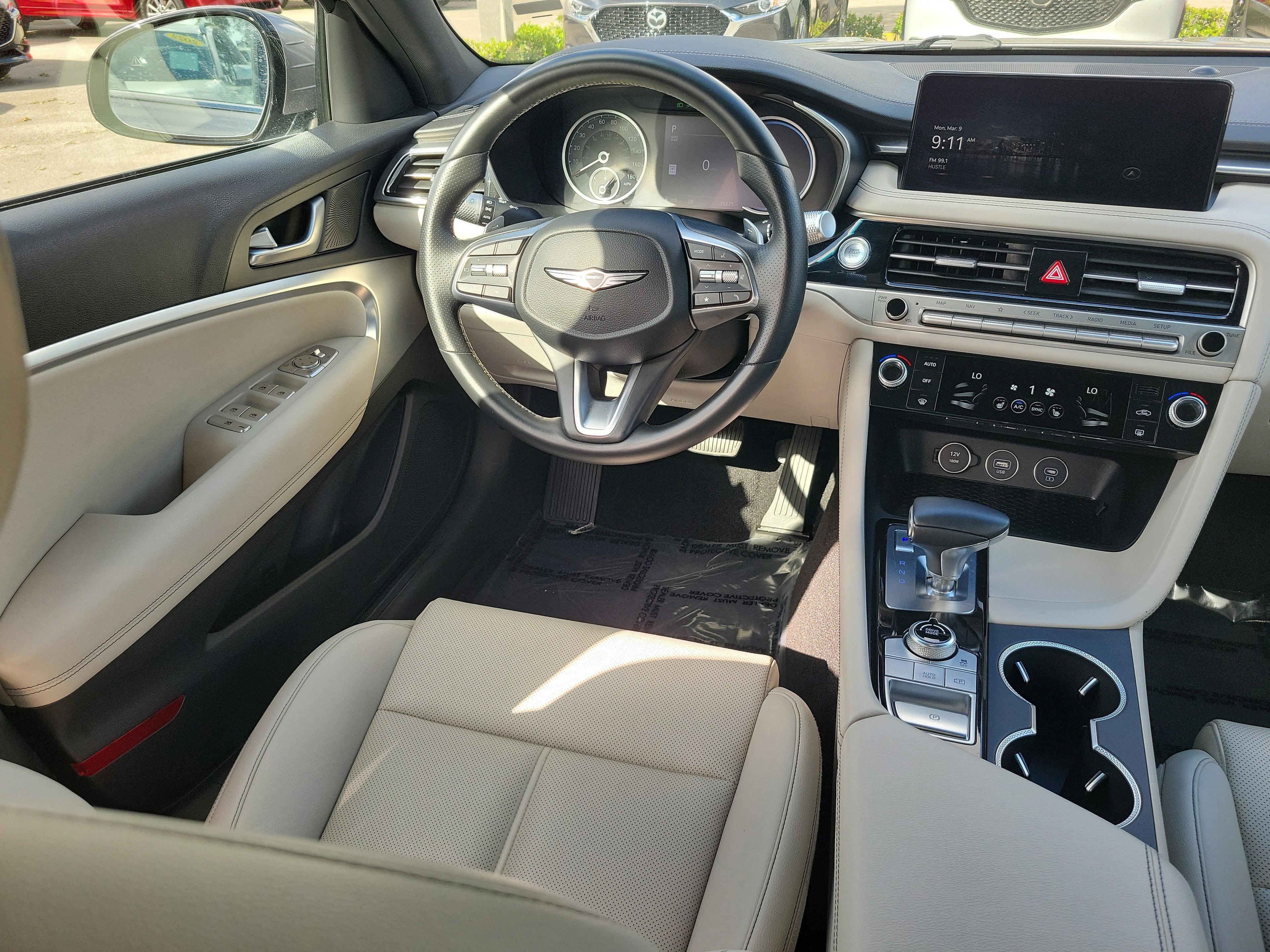 Genesis G70 2.5T - Thumbnail 9