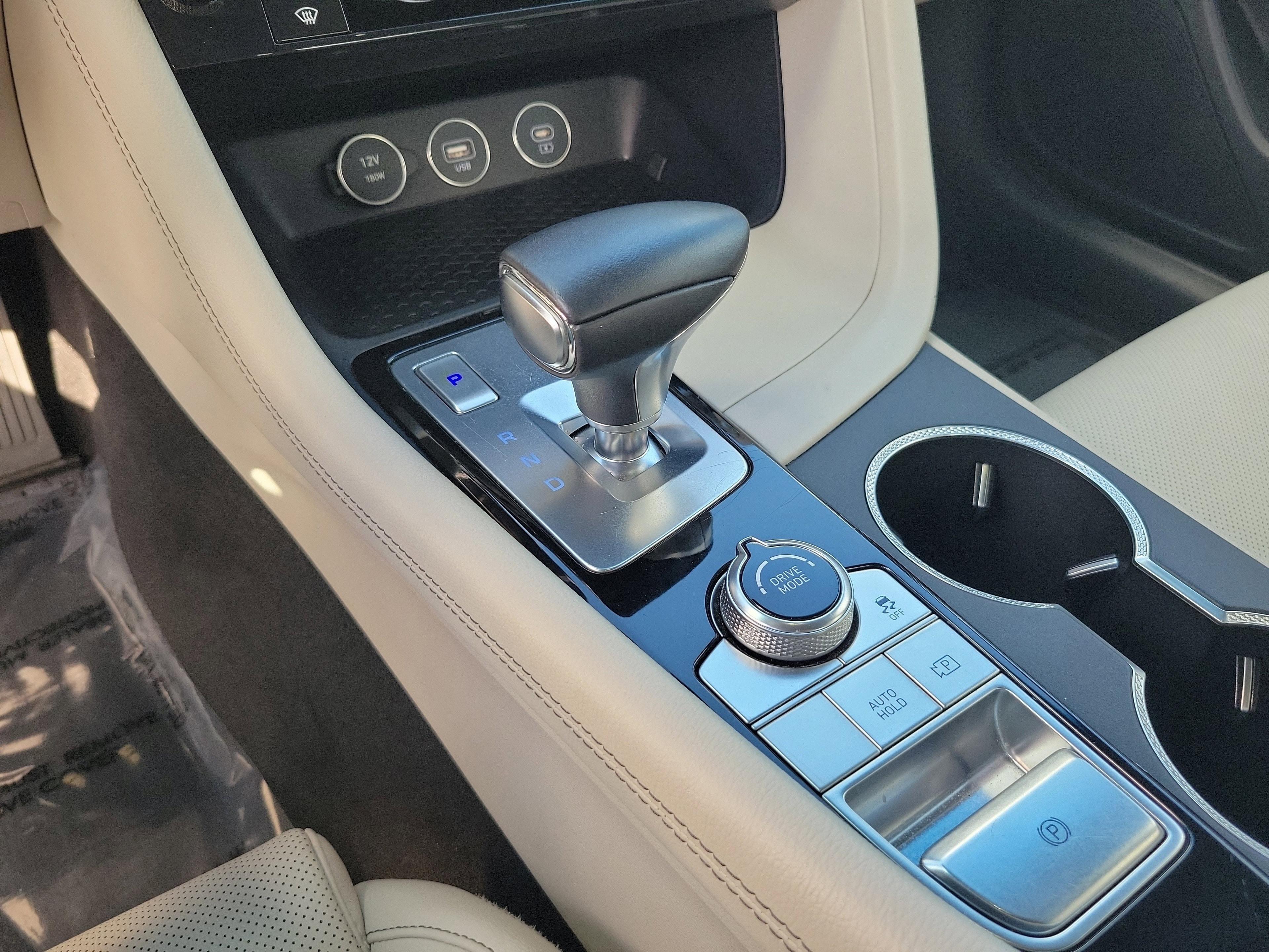 Genesis G70 2.5T - Thumbnail 16