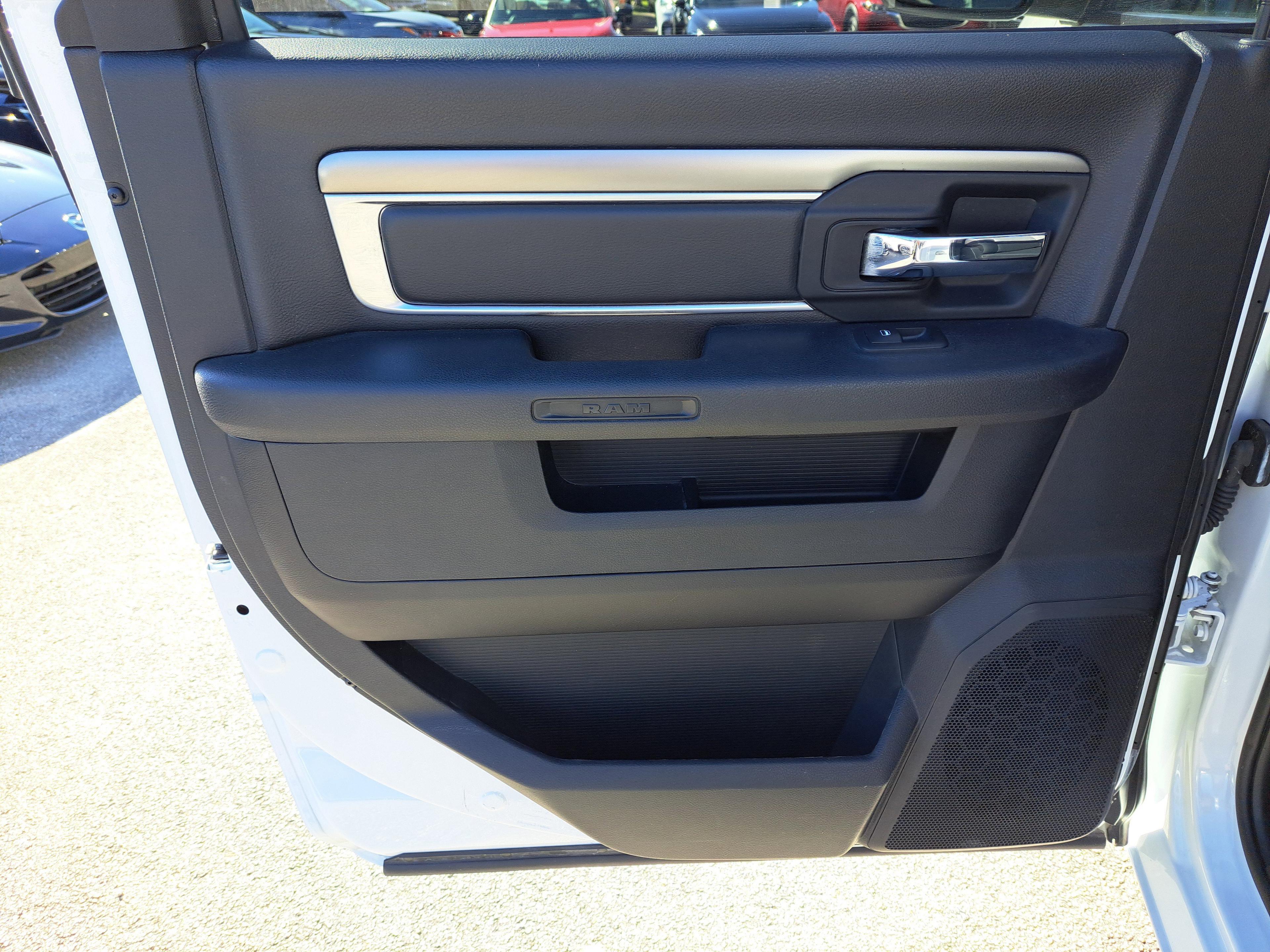 Ram 1500 Classic Warlock - Thumbnail 10