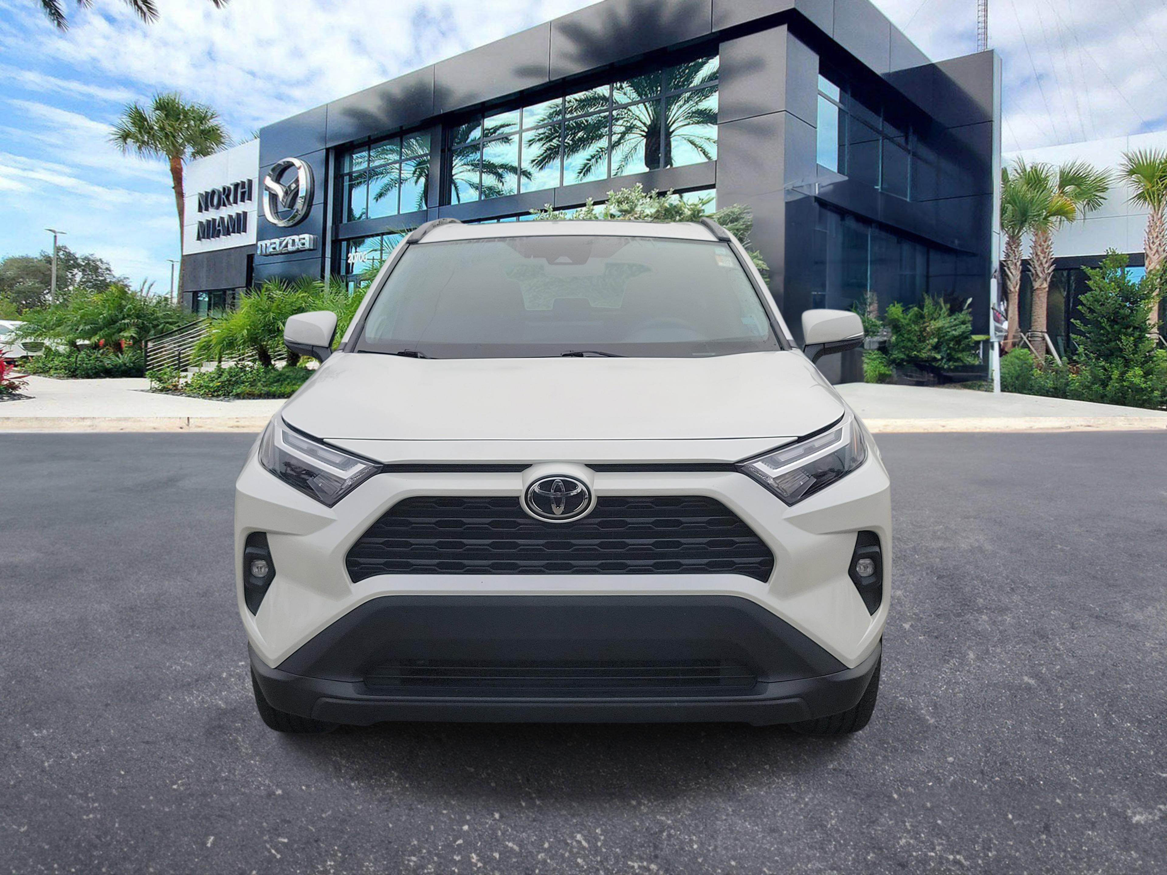 Toyota Rav4 Xle Premium - Thumbnail 3