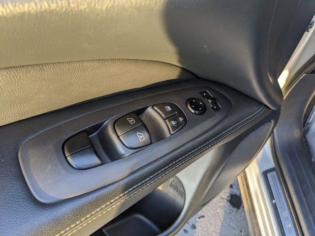 Nissan Pathfinder Sl - Thumbnail 19