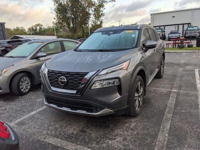 Nissan Rogue Platinum - Thumbnail 3