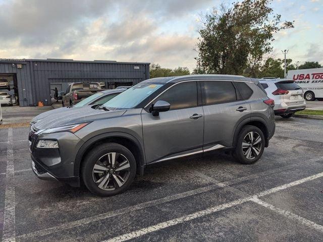 Nissan Rogue Platinum - Thumbnail 4