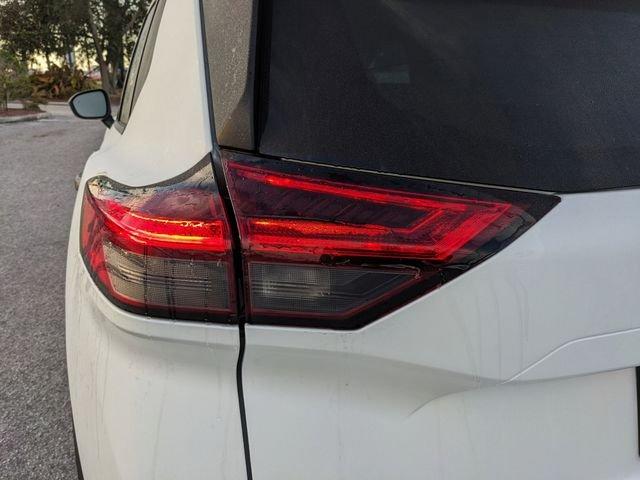 Nissan Rogue S - Thumbnail 11