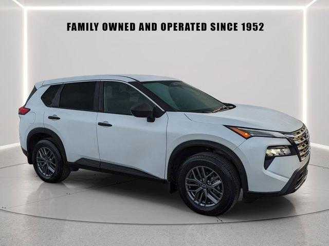 Nissan Rogue S - Thumbnail 7