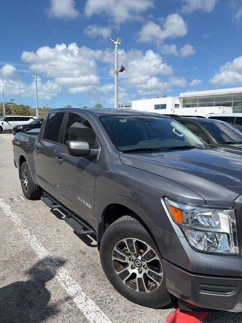 Nissan Titan Sv - Thumbnail 3