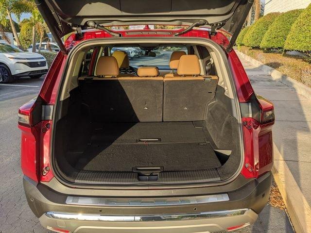 Nissan Rogue Platinum - Thumbnail 10