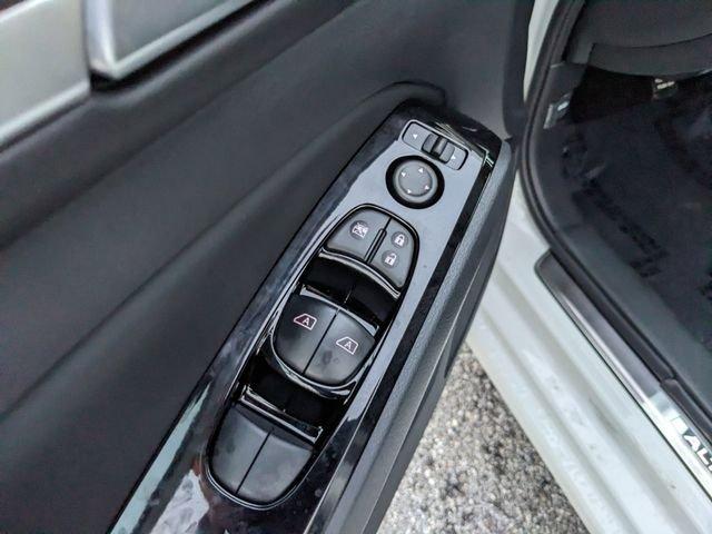 Nissan Altima Sr - Thumbnail 14