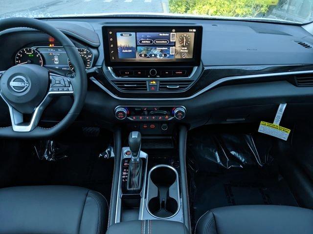 Nissan Altima Sr - Thumbnail 11