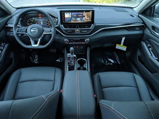 Nissan Altima Sr - Thumbnail 9