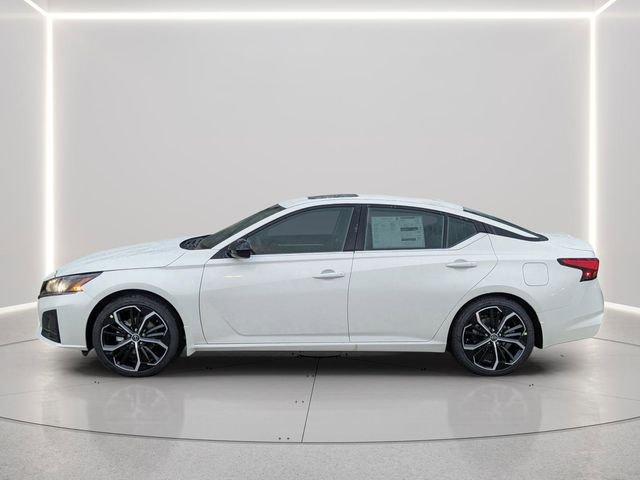 Nissan Altima Sr - Thumbnail 4