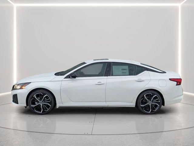 Nissan Altima Sr - Thumbnail 3